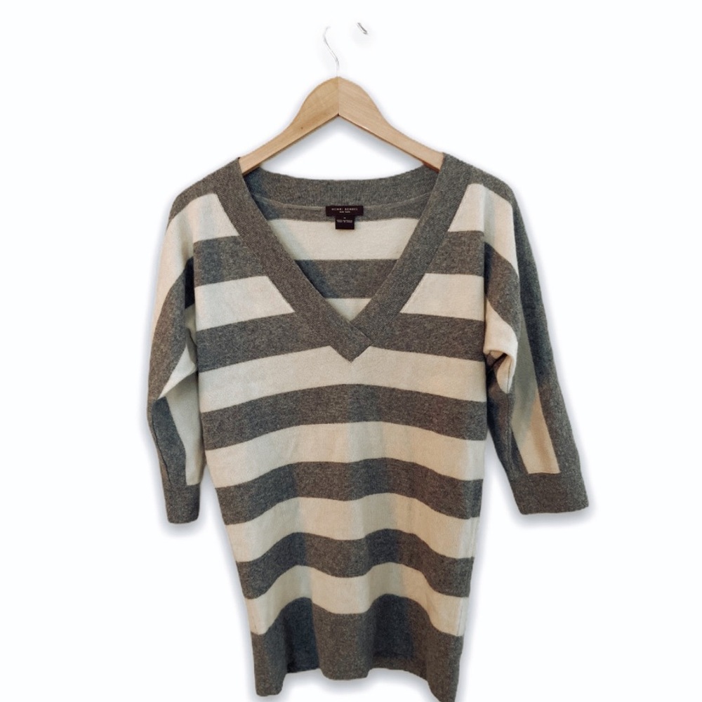Henri Bendel New York 100% cashmere sweater